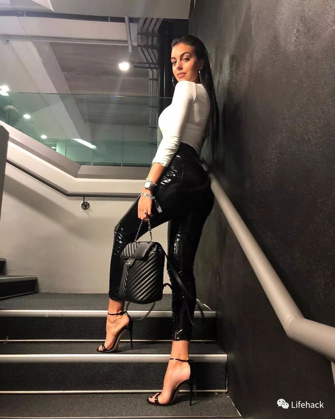 c罗求婚成功女友手戴钻戒照曝光,c罗求婚成功全过程