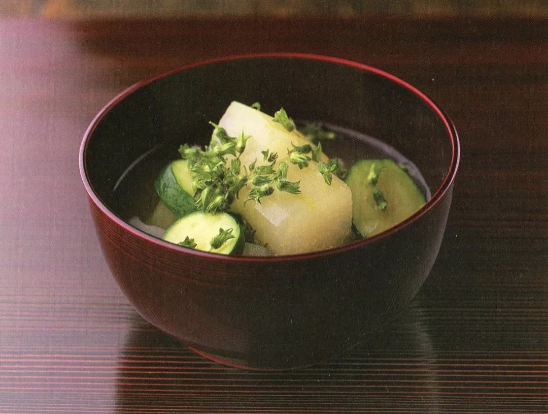 一只小小的碗,一个小小的碗