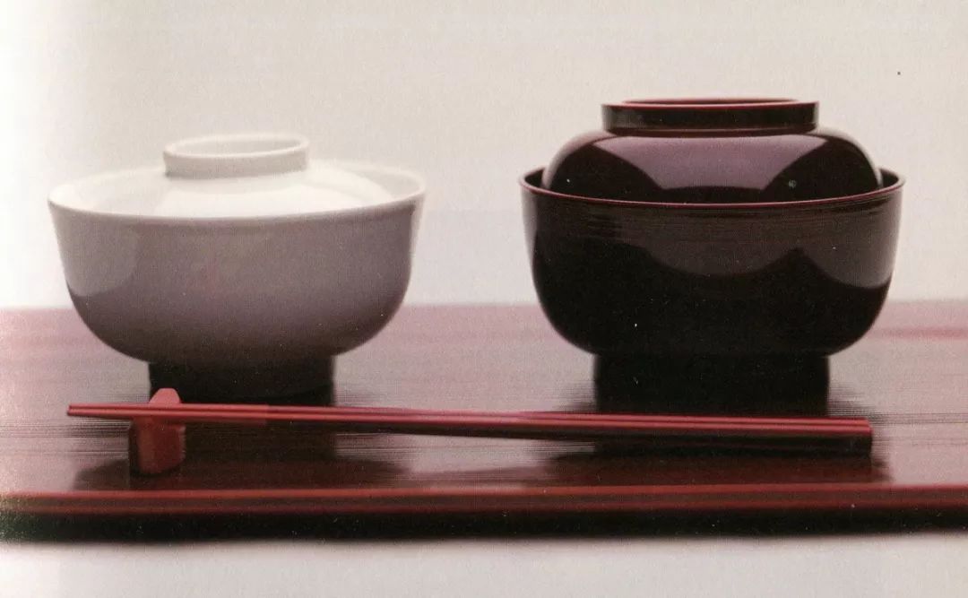 一只小小的碗,一个小小的碗