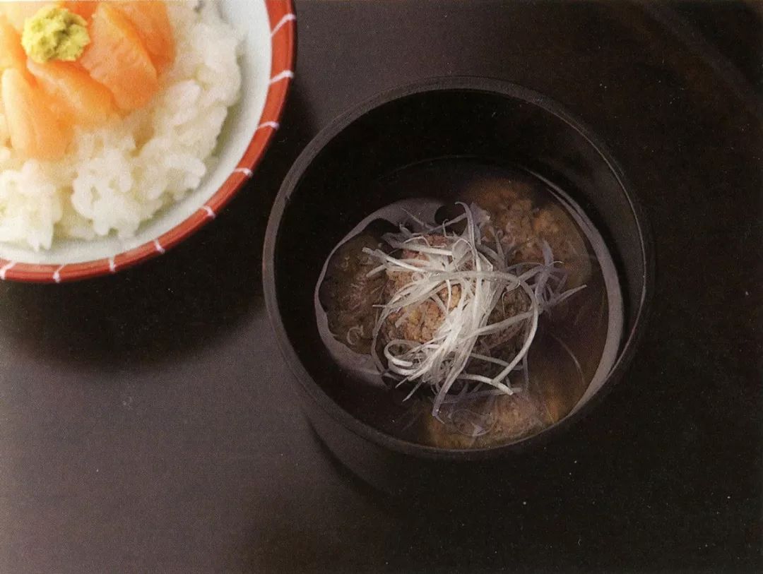 一只小小的碗,一个小小的碗