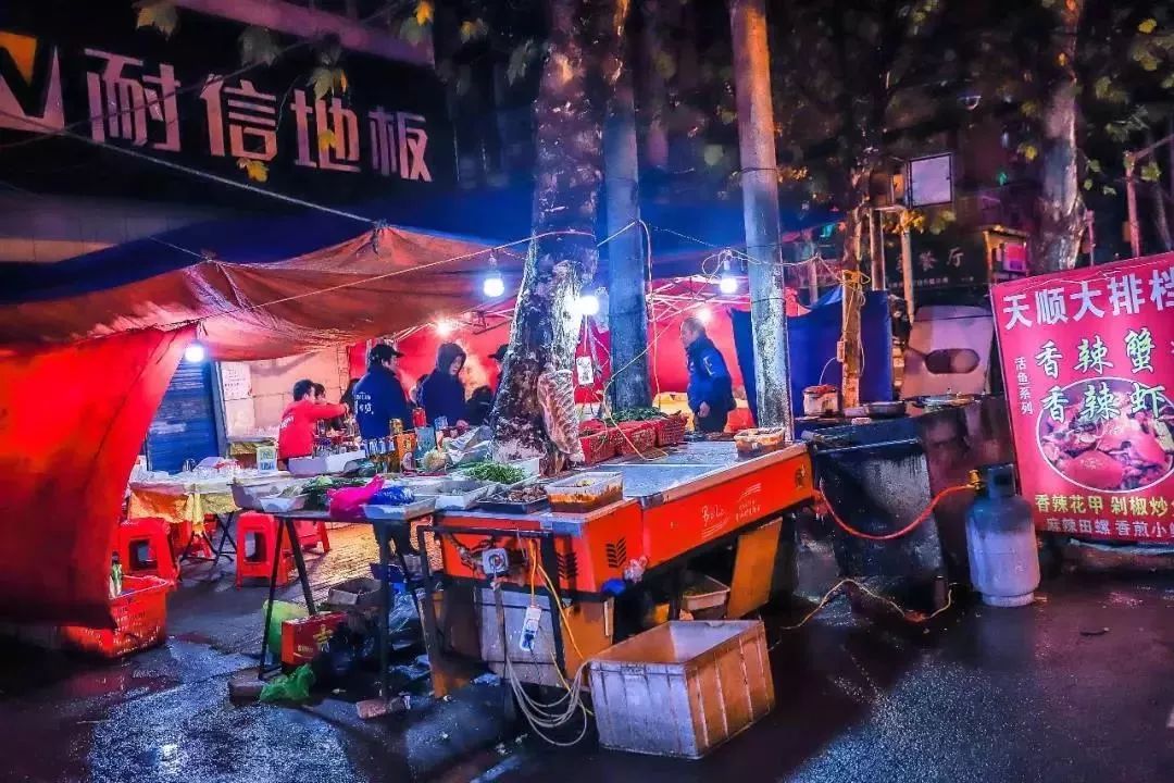 每一个喊着要减肥的海口人，最后都败给了这些宵夜摊！