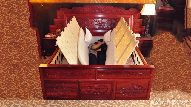 中国大爷深藏不露的视频,大爷无处安放的退休金