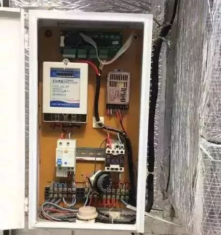 小区里面的自动售水机里面有蟑螂,小区自动售水机漏洞