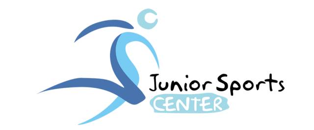 足球指导球员提高接球转身技术,教练角足球技术1v1防守练习