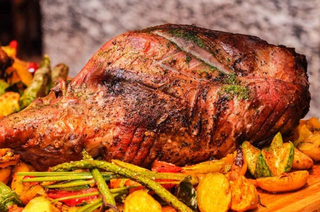 ￥238/位——“爱尔兰生蚝+15种海鲜”畅吃，还送波龙！乐队表演周末哈根达斯！这家希尔顿旗下酒店颠覆吃货想象！