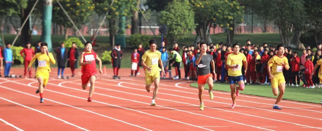 足球特点校的足球比赛,足球趣味运动会项目