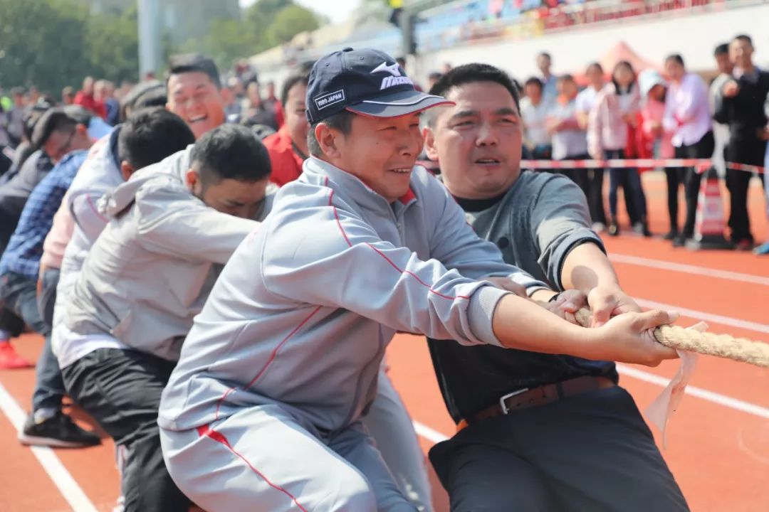 足球特点校的足球比赛,足球趣味运动会项目