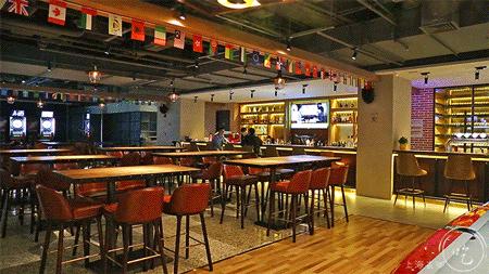 魔都惊现1200㎡「运动餐厅」！桌球飞镖无限畅玩，凌晨2点才打烊！