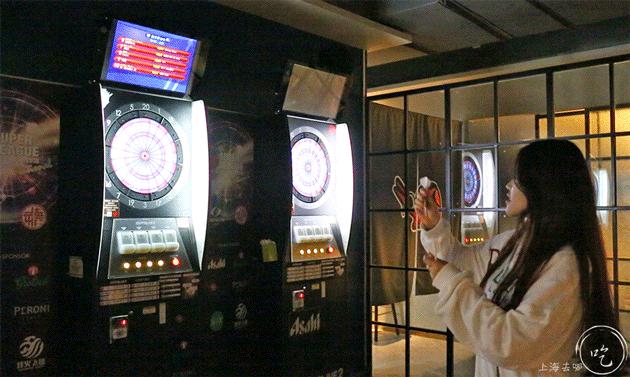 魔都惊现1200㎡「运动餐厅」！桌球飞镖无限畅玩，凌晨2点才打烊！