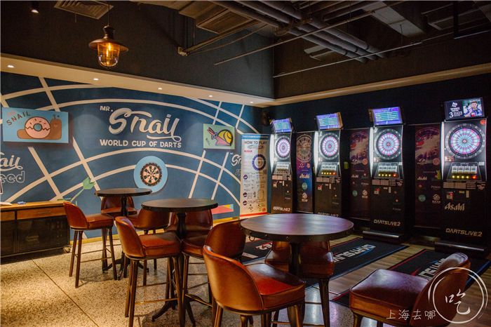 魔都惊现1200㎡「运动餐厅」！桌球飞镖无限畅玩，凌晨2点才打烊！