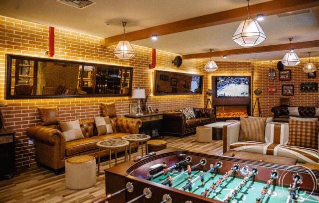 魔都惊现1200㎡「运动餐厅」！桌球飞镖无限畅玩，凌晨2点才打烊！