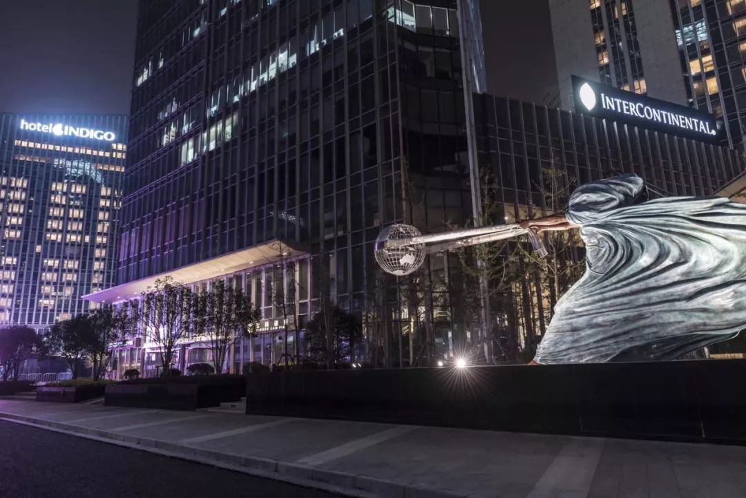 ¥299/2大1小——英迪格魔都第3家分号放大招！波龙鳕鱼和牛海陆饕餮狂欢！