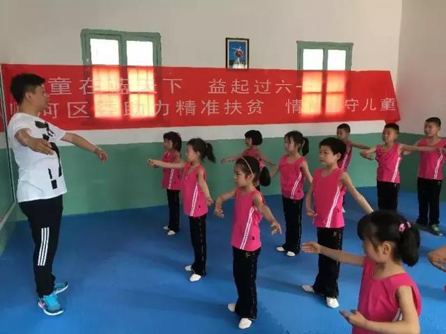 浉河区委“乡村舞蹈教室”志愿服务项目获“银奖”