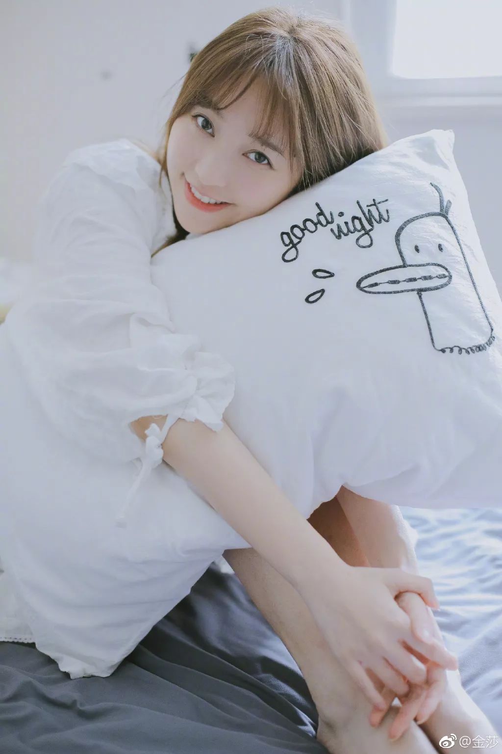 金莎回复的五个字引热议,金莎道歉全集视频