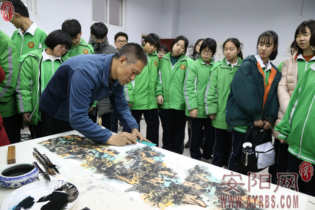 “正佳侨心班”引领安阳市实验中学特点发展之路