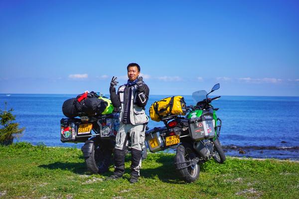 骑着摩托车环中国旅游,俩郑州小伙骑摩托环游欧洲