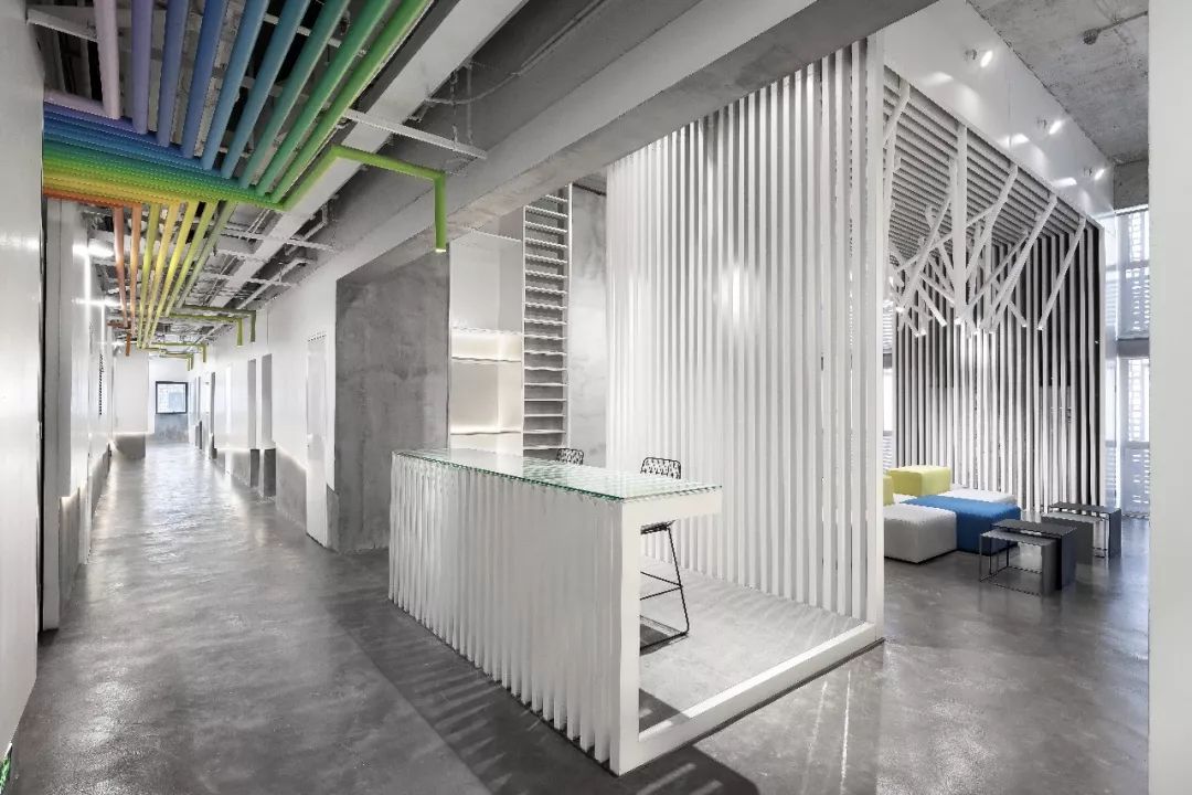 一个七彩青年创想空间，打碎了居住与工作间的壁垒