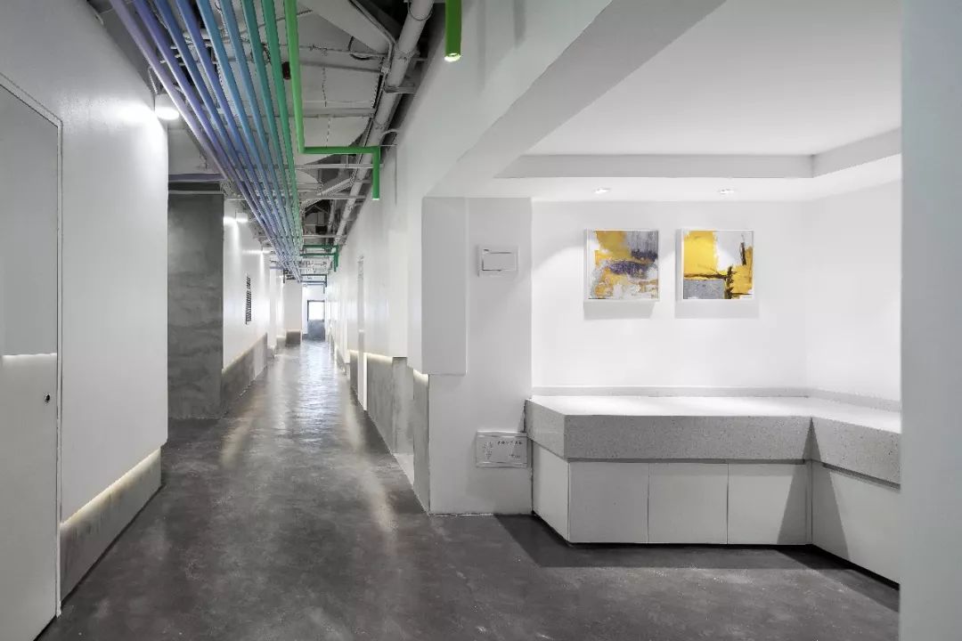 一个七彩青年创想空间，打碎了居住与工作间的壁垒