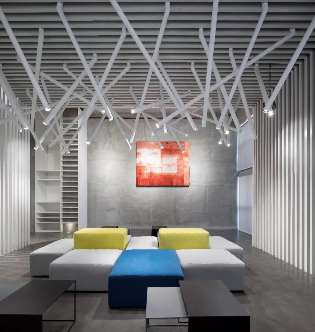 一个七彩青年创想空间，打碎了居住与工作间的壁垒