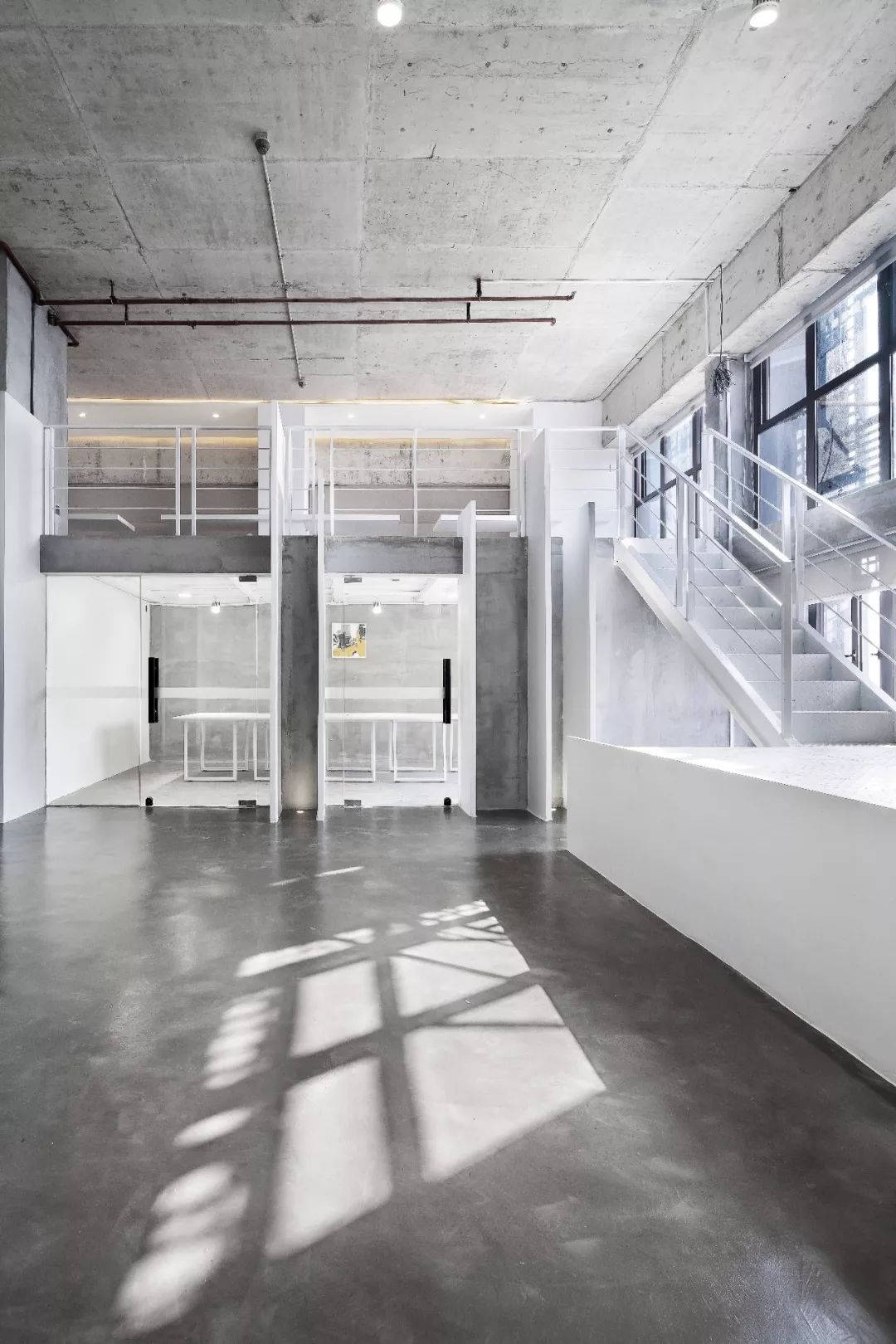 一个七彩青年创想空间，打碎了居住与工作间的壁垒