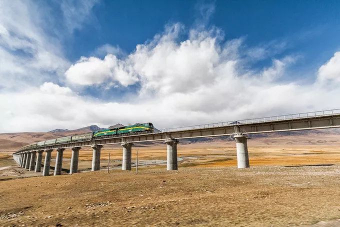 乘坐青藏铁路到拉萨旅游攻略,坐青藏线去拉萨选什么时间