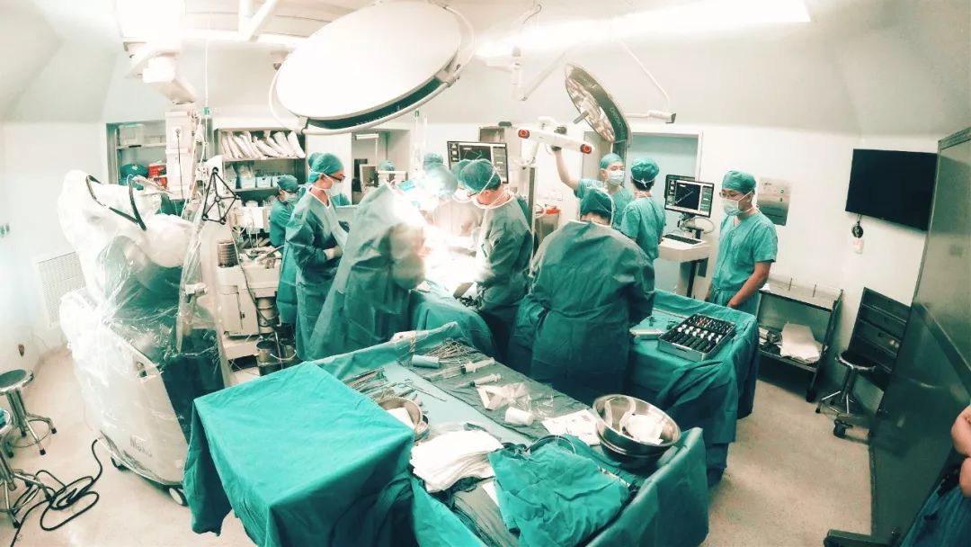 足跟骨刺疼痛半年多最佳治疗方法,由足跟骨刺导致的疼痛怎样治疗