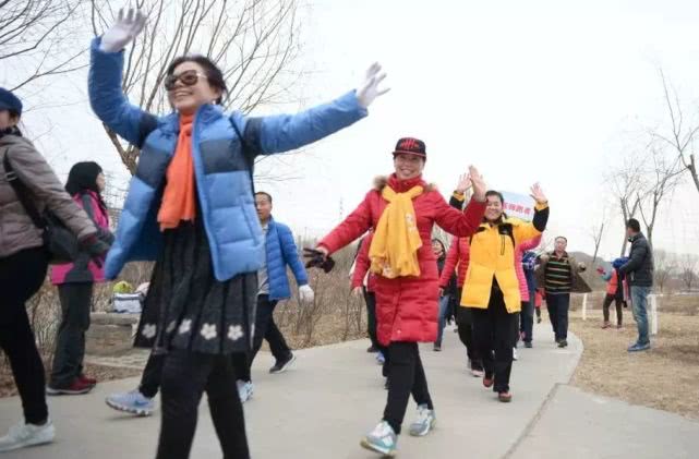 北京门头沟社区首届“半马”比赛开跑