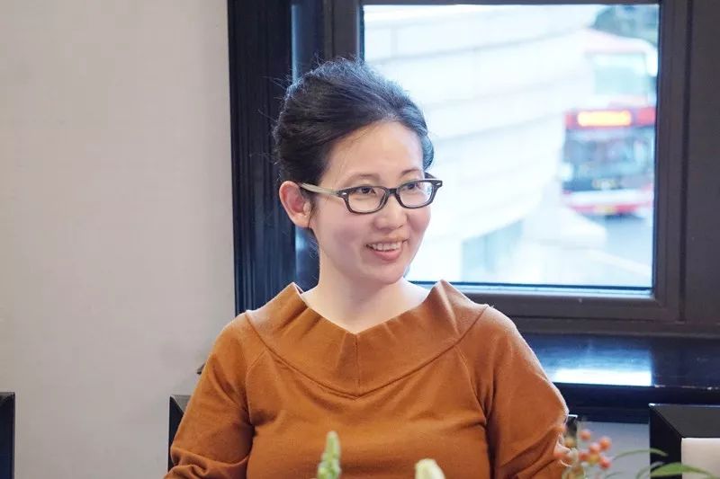 语言是不是思想的基础,语言是思想的载体吗