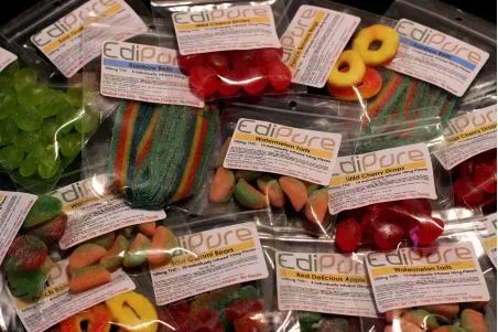 泰国代购必买物品清单711,泰国大麻合法新闻通告