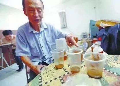 头骨磨粉治精神病？生吃蝌蚪强身健体？“保健神招”害人呀！