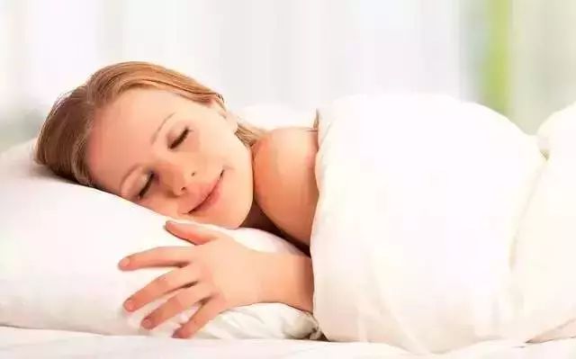 失眠=自杀+毁容！睡前用千年助眠古方抹一抹，5分钟快速入睡！不用打针吃药，没有依赖性！