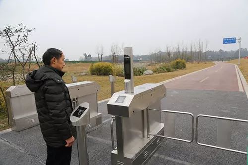 当网红遇上职业歌手,当网红遇上有钱人