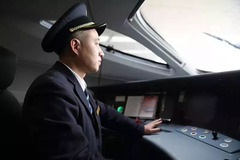 致敬改革开放40周年的新闻,致敬改革开放40年致敬企业家