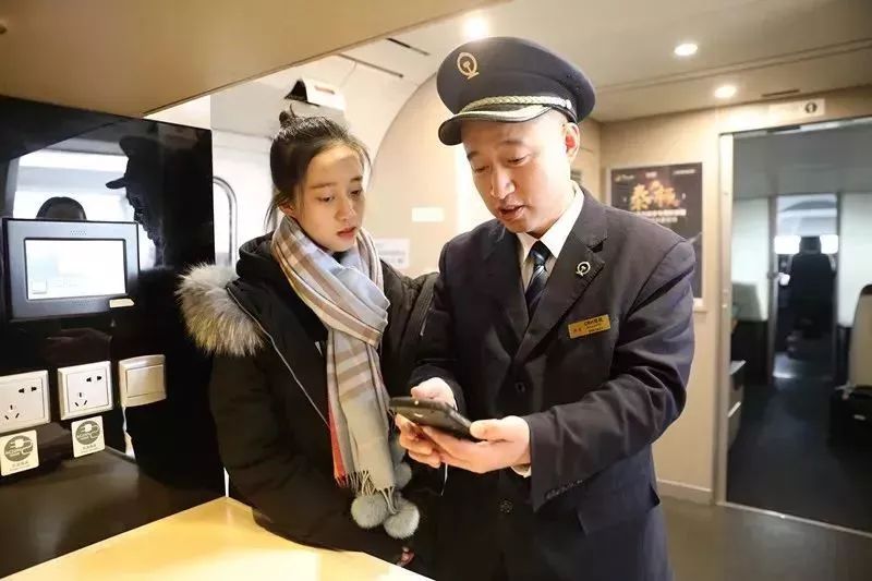 致敬改革开放40周年的新闻,致敬改革开放40年致敬企业家