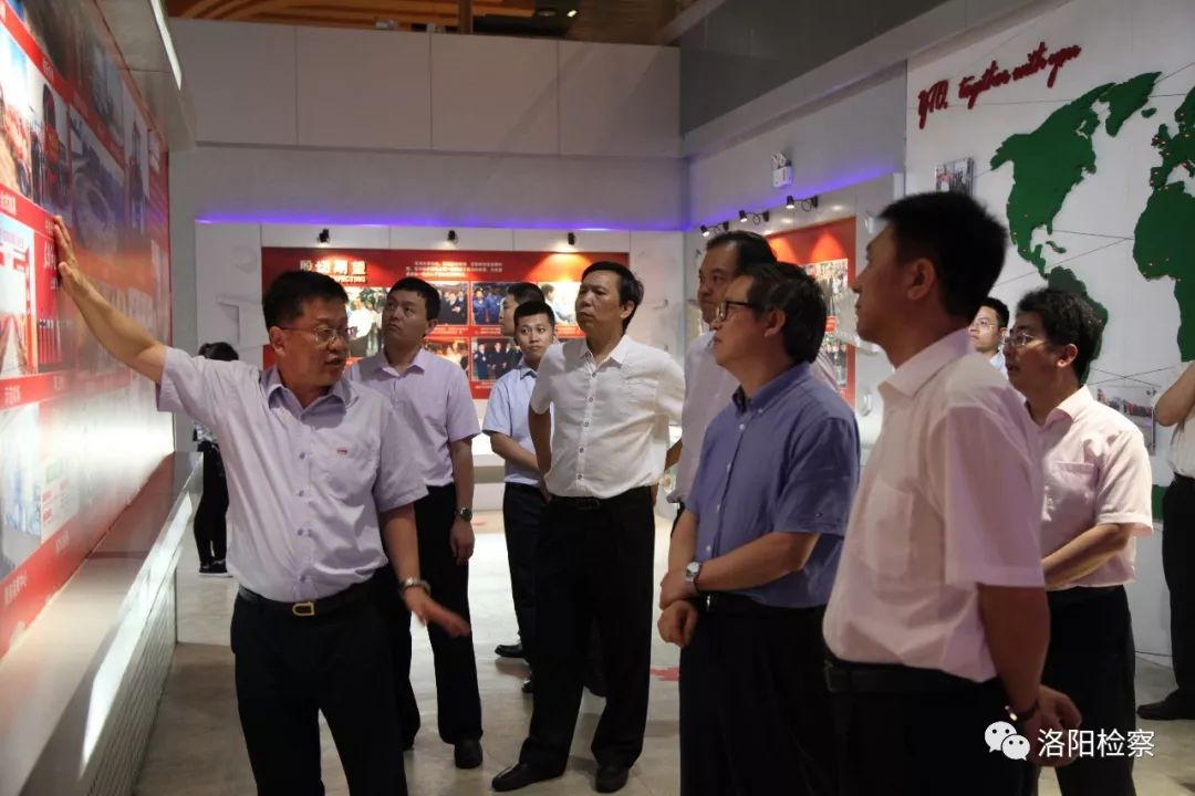 砥砺前行四十载风雨同舟七十年,砥砺前行四十年