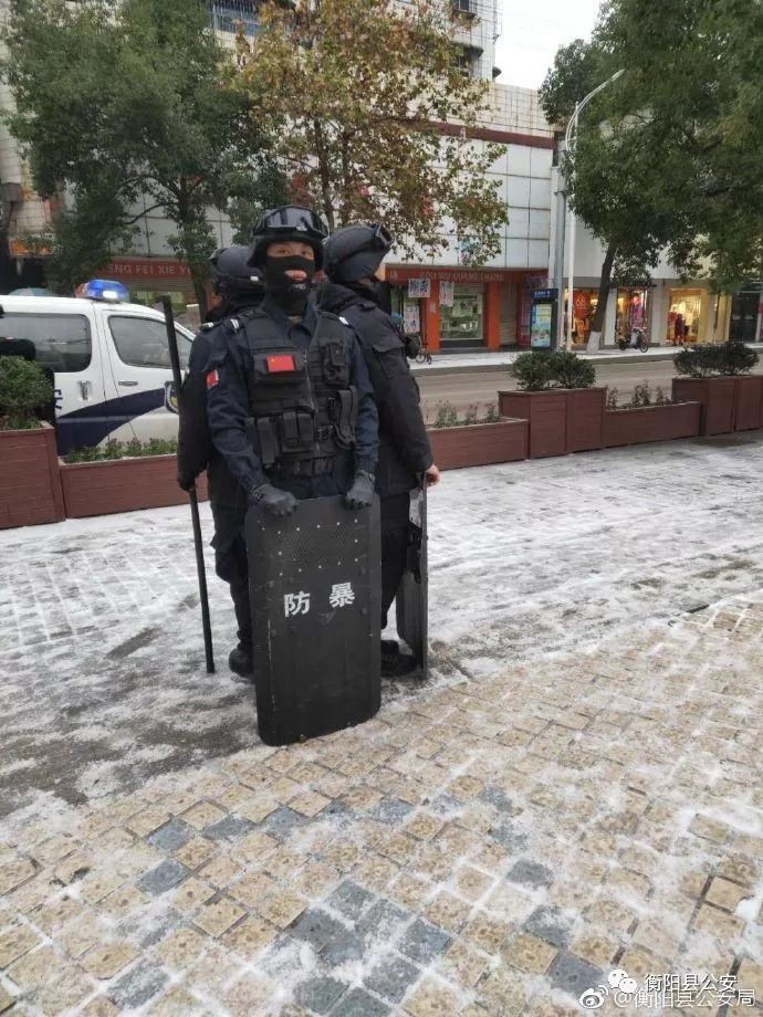 公安抗击冰雪,多部门联动抗击冰雪