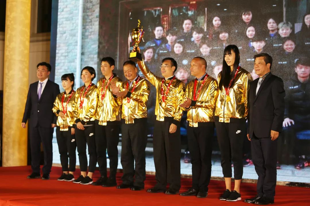 追梦！江汉大学女子足球队荣获时代楷模，武汉精神践行者（江大一周朋友圈）