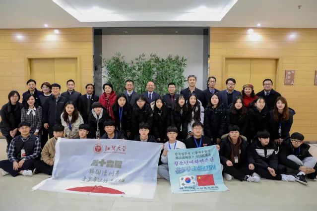追梦！江汉大学女子足球队荣获时代楷模，武汉精神践行者（江大一周朋友圈）
