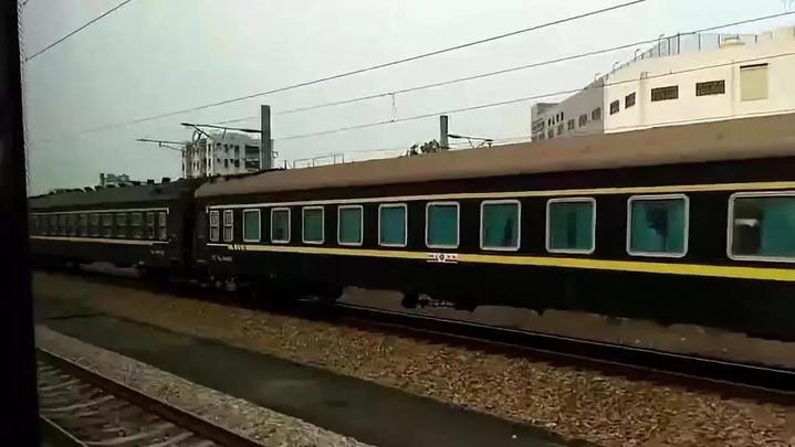 嘉兴站首次停靠动车组列车,嘉兴站停靠的高铁和动车