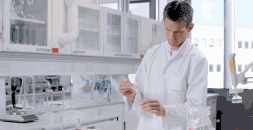 脸上搓出3斤泥！难怪又黄又暗又黑头！10秒给脸蛋“剥壳”，厉害