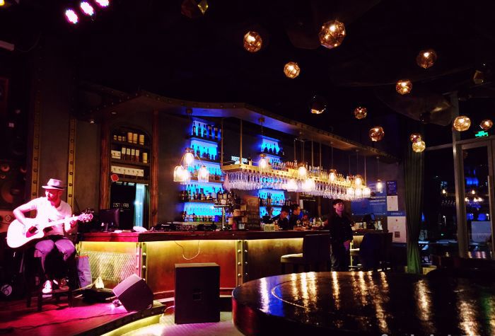 青岛吃喝玩乐的商圈,青岛适合年轻人去的商场