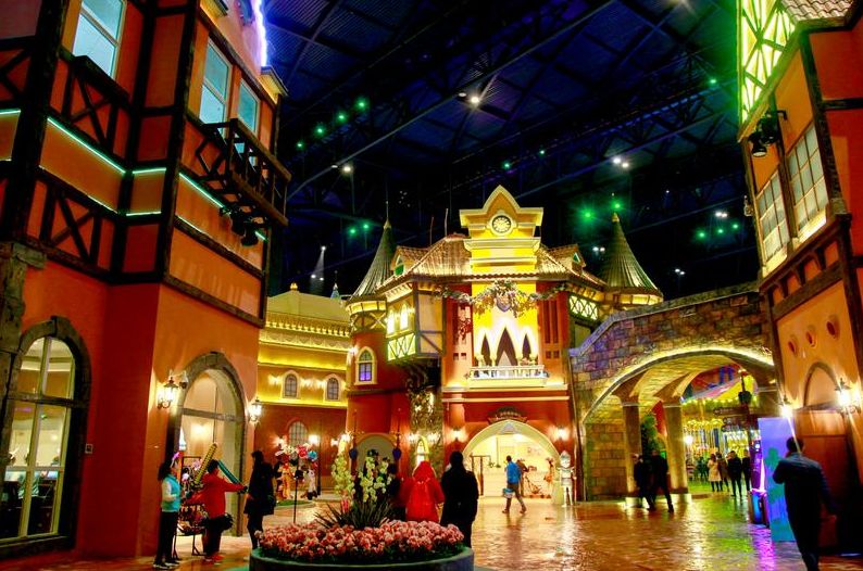 青岛吃喝玩乐的商圈,青岛适合年轻人去的商场