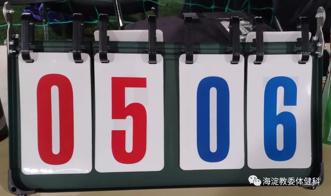 喜报校园足球冠军,足球喜报