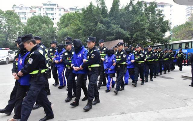 公安打掉非法荐股犯罪团伙15个,直击抓捕特大荐股诈骗团伙