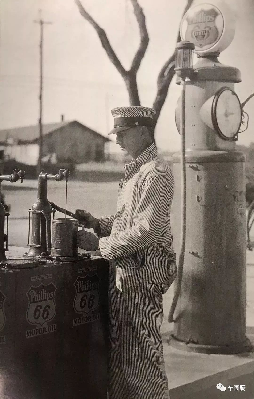加油站百年演变史：从拖油瓶到女招待，为吸引顾客真是拼了