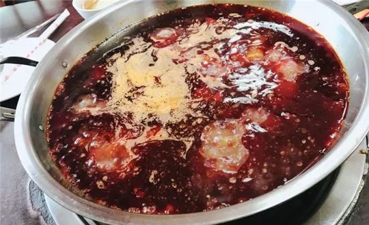 吃遍大连丨春节临近，满大街都是欢乐的红色~看看麻辣火锅，谁最“红”！