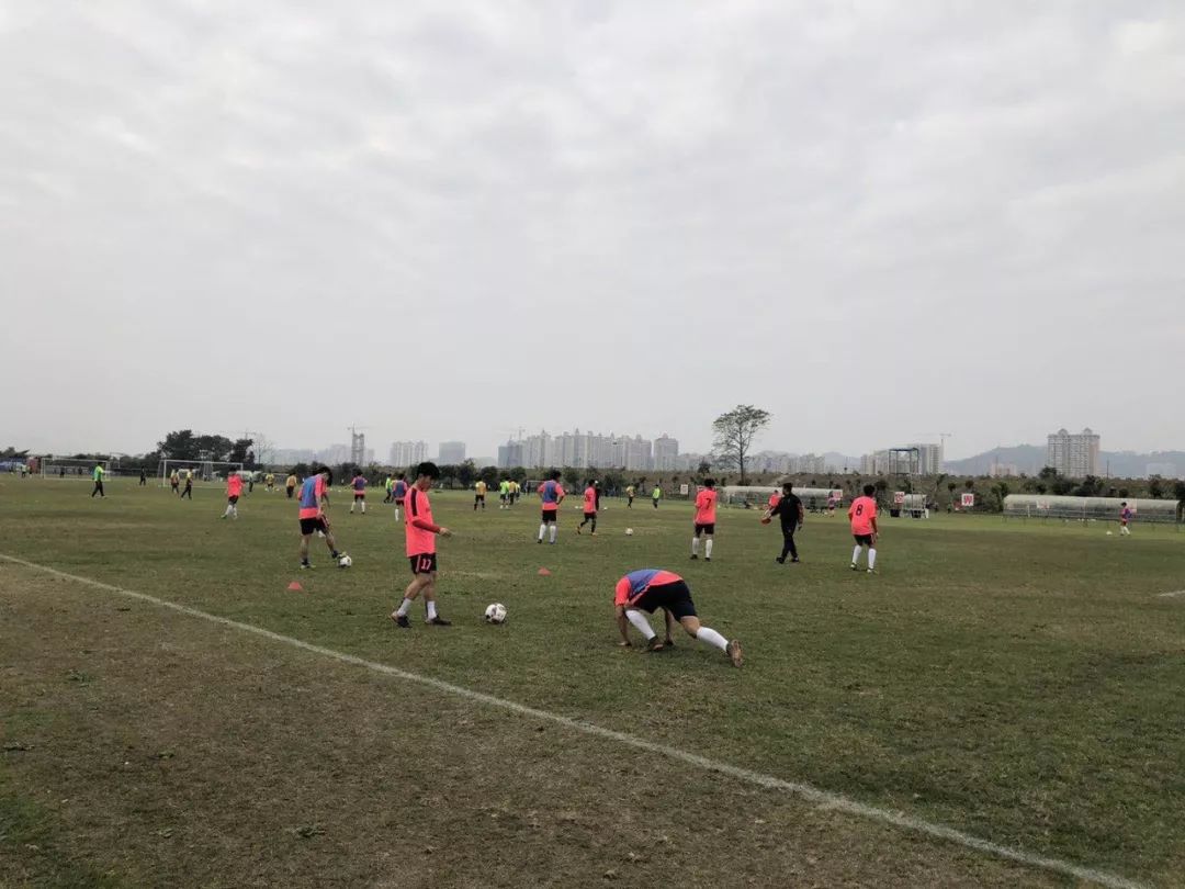 明天起，梧州国家体训基地又迎来一场大赛，香港大学等高校足球队都来了