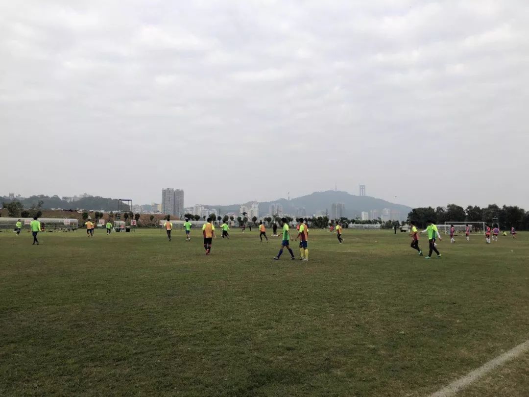 明天起，梧州国家体训基地又迎来一场大赛，香港大学等高校足球队都来了