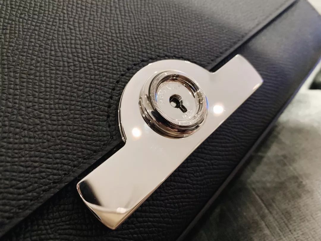 适合工薪阶层背的包,不同收入的仙女都适合背什么包