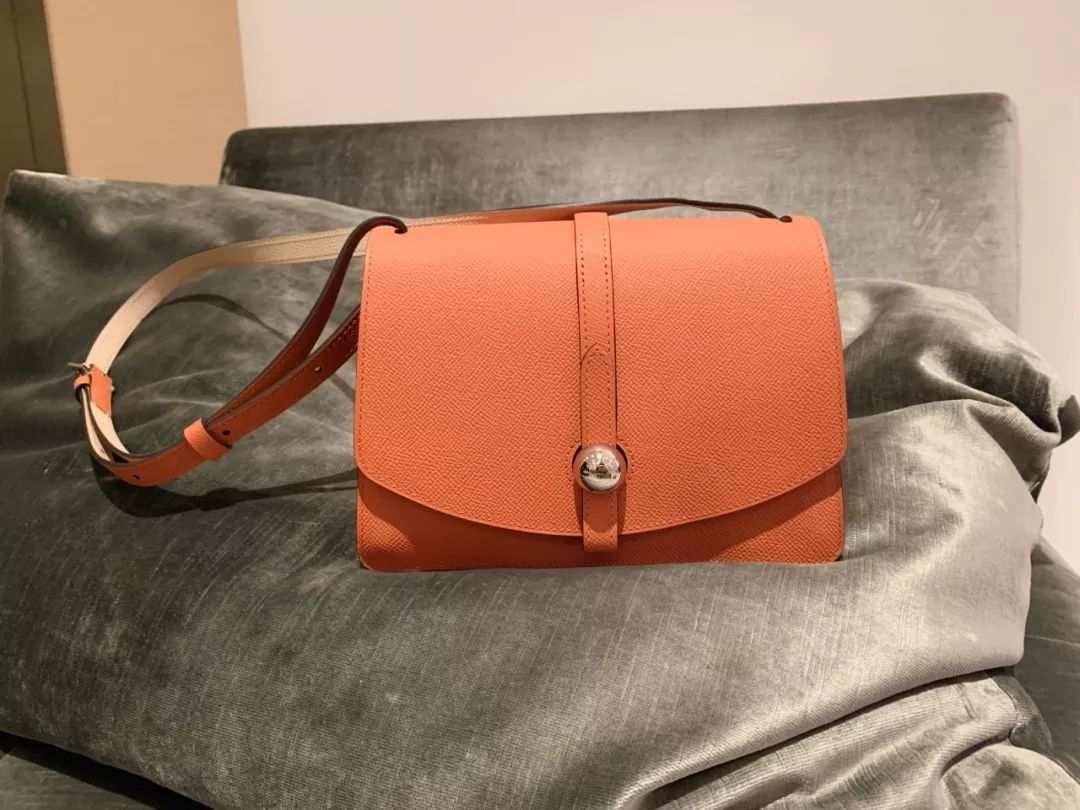 适合工薪阶层背的包,不同收入的仙女都适合背什么包